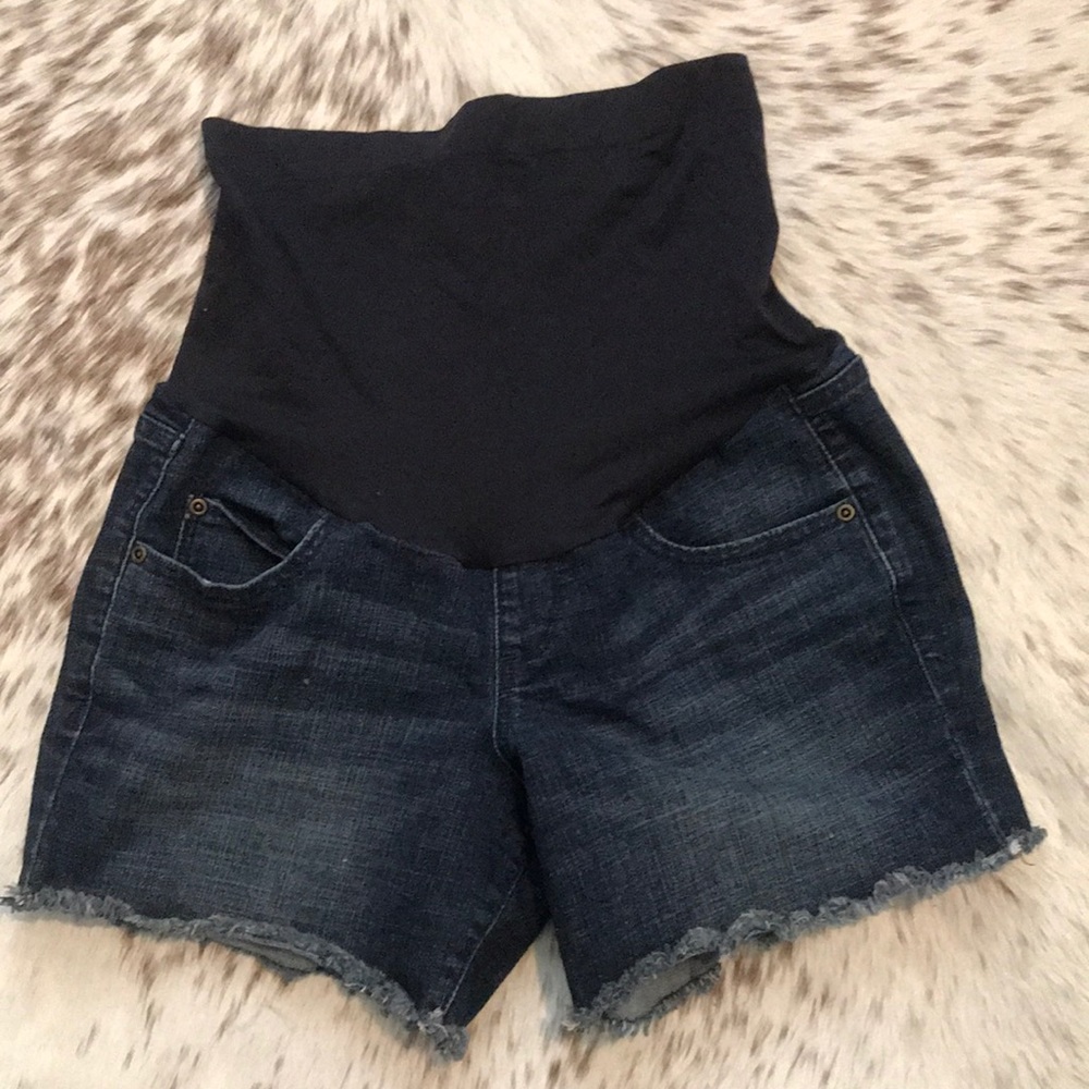 Maternity shorts